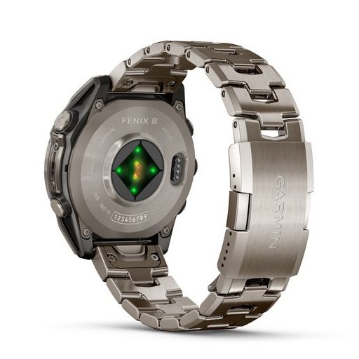 Garmin Fenix 8 AMOLED 47mm Sapphire Titánium/Titánium fém szíj + Grafitszürke szilikon szíj